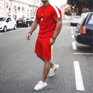 Ensemble de survêtement d'entraînement deux pièces pour hommes grande taille été Logo personnalisé Écologique Respirant Manches courtes Shorts pour musculation - Product Image 5