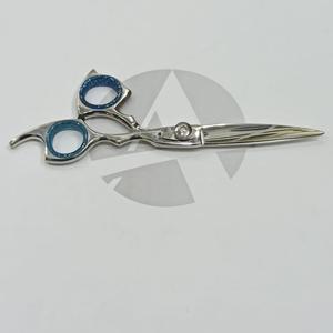 Ciseaux de barbier en acier inoxydable pour couper les cheveux en douceur avec repose-doigt Ciseaux de salon professionnels fabriqués au Pakistan - Product Image 5