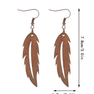 Pendientes colgantes huecos con forma de hoja de pluma Vintage geométricos de aleación para mujer UIONEN 1206 - Product Image 4