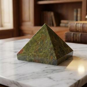 Pyramide en pierre naturelle sculptée à la main pour la décoration intérieure et le Feng Shui, vente en gros - Product Image 4