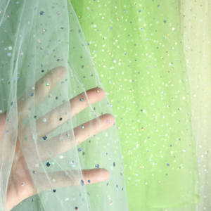 Tissu en tulle à paillettes holographiques en gros d'usine avec de gros et de petits points pour robes de <span class=keywords><strong>princesse</strong></span>, voiles, vêtements de scène - Product Image 1