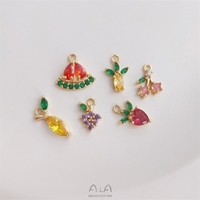 Vente en gros de pendentifs en zirconium coloré en forme de fruits plaqués or 14 carats, préservant la couleur, cerise, ananas et raisin, petits pendentifs pour la fabrication de bijoux DIY