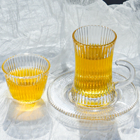 Tasse à thé de l'après-midi en verre de petite capacité au design créatif exquis de style moyen-oriental avec soucoupe et emballage en boîte, tasse à café en verre