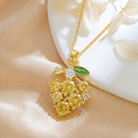 Schattige bessenfruitketting van roestvrij staal, versierd met zirkoonblad, fruitvormige hanger, delicate damesketting voor dagelijks gebruik.