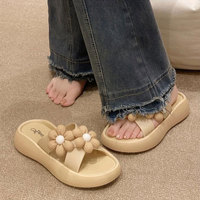 Vente en gros, mode 2024, tongs d'extérieur en EVA antidérapantes pour l'été, pantoufles de créateur pour la maison, sandales pour femmes et hommes