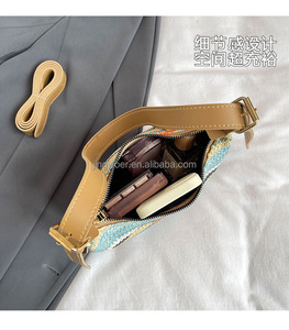 Nouveau <span class=keywords><strong>Sac</strong></span> à Bandoulière Femme Tendance 2024 Style Bohème – Sacs à Main Rayés en Matière Tressée pour Femme - Product Image 3