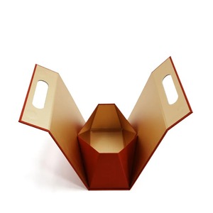 กล่องบรรจุภัณฑ์กระดาษแข็งพับได้แบบแม่เหล็ก รูปทรงสามเหลี่ยม สำหรับใส่ของขวัญหรือน้ำหอม สามารถปรับแต่งได้ - Product Image 3