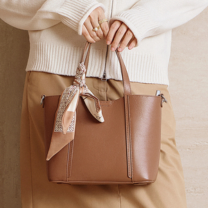 Fabricant OEM Design Gratuit Marque Privée Personnalisé Luxe Cuir Véritable <span class=keywords><strong>Femme</strong></span> Boucle Bandoulière <span class=keywords><strong>Sac</strong></span> à <span class=keywords><strong>Main</strong></span> - Product Image 1