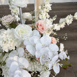 Nouveau décor de mariage ensemble Premium blanc fleur artificielle suspendu toile de fond pour la décoration de scène de mariage - Product Image 4