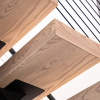 Grandsea Escalier intérieur droit moderne personnalisé Escalier flottant en acier avec bande de roulement en bois et verre Raling pour une utilisation en appartement