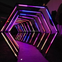 Arche lumineuse hexagonale multicolore SMOOTH pour allée, tunnel lumineux LED pour entrée de mariage, ornement de scène pour fête d'anniversaire