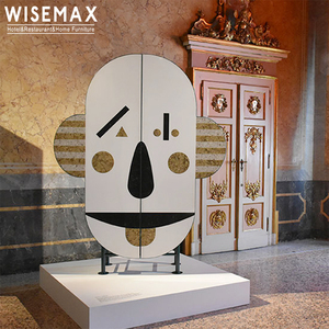 WISEMAX FURNITURE Meuble de rangement unique au design créatif, adorable et mignon avec un visage de clown, meuble de salon, armoire de présentation en bois massif - Product Image 1