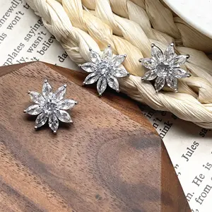 2022 Spring New Design Elegant Flower Shape Rhinestone Zircon Sewing Metal Buttons For Dress/Shirt Women Clothing