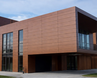 Revestimiento de Pared Exterior de ACP con Acabado de Madera PVDF, 1220x2440mm, 3/4/5mm, Varios Colores de Madera para Fachadas de Edificios y Villas