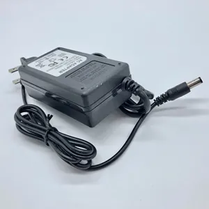 Adaptor Daya <span class=keywords><strong>3</strong></span>-24V1A yang Dapat Disesuaikan Adaptor Motor Lampu LED Pemantauan Pengatur Tanpa Langkah 24V1A - Product Image 2