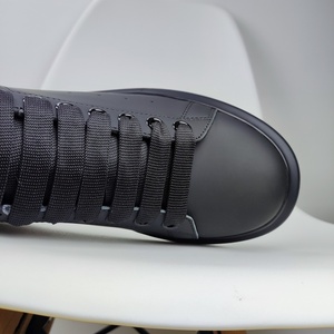 Zapatillas Deportivas de Alta Calidad, Color Negro, con Suela Gruesa y Cordones, Estilo Moderno para Caminar y Correr, para Hombre - Product Image 3