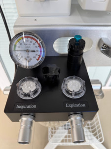 Equipo de prueba de máquina de anestesia veterinaria EUR VET con doble caudalímetro, vaporizador de isoflurano de fácil llenado y carrito rodante - Product Image 5