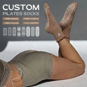 Chaussettes de Pilates professionnelles à marque privée Bilu, vente chaude, logo personnalisé, antidérapantes, pour femmes, avec motif dessin animé, en tricot, pour le yoga - Product Image 2
