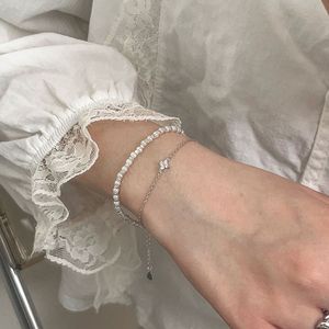 สร้อยข้อมือเกล็ดหิมะเงินแท้ S925 สำหรับผู้หญิง เพชรทรงกลมเจียระไนสวยงาม เครื่องประดับสวมใส่ได้ทุกวันอย่างสง่างาม - Product Image 4