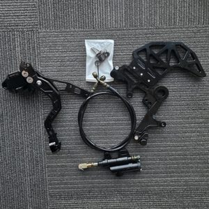 Freno Trasero Ultra Bee <span class=keywords><strong>de</strong></span> Doble Caliper con Montaje Izquierdo, Kit Completo <span class=keywords><strong>de</strong></span> Alto Rendimiento Atornillable <span class=keywords><strong>de</strong></span> Aluminio 7075 con Protector para Surron Talaria - Product Image 6