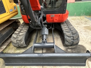 Excavatrice compacte d'occasion Kubota KX057-4 5,5T, mini-pelleuse pour travaux agricoles et municipaux en lieux étroits - Product Image 5
