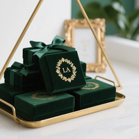 Boîtes en daim magnétiques à emballage unique, royales et élégantes, avec logo personnalisé en feuille d'or, boîte cadeau en velours pour mariage avec ruban en soie