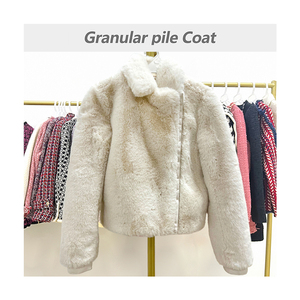 Queue d'hiver courte originale pour femmes, vente en gros <span class=keywords><strong>de</strong></span> produits d'occasion à prix réduit, vêtements décontractés en fourrure épaissie en polaire à grain pour femmes - Product Image 6