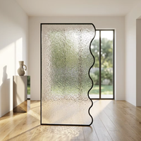 Panneau de verre ondulé de luxe, cloison de séparation incurvée pour hall d'entrée et séparation zones humides/sèches