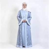 Ensemble Abaya en dentelle bleu clair pour femme, avec superposition florale, tenue modeste, vêtements musulmans islamiques, longueur au sol, couvrance intégrale