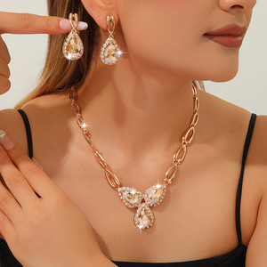 Parure Collier et Boucles d'Oreilles en Cristal et Strass Style Luxe Léger Européen-Américain pour Femme, Chaîne Cubaine Exagérée pour Clavicule, Bijoux Tendance - Product Image 1