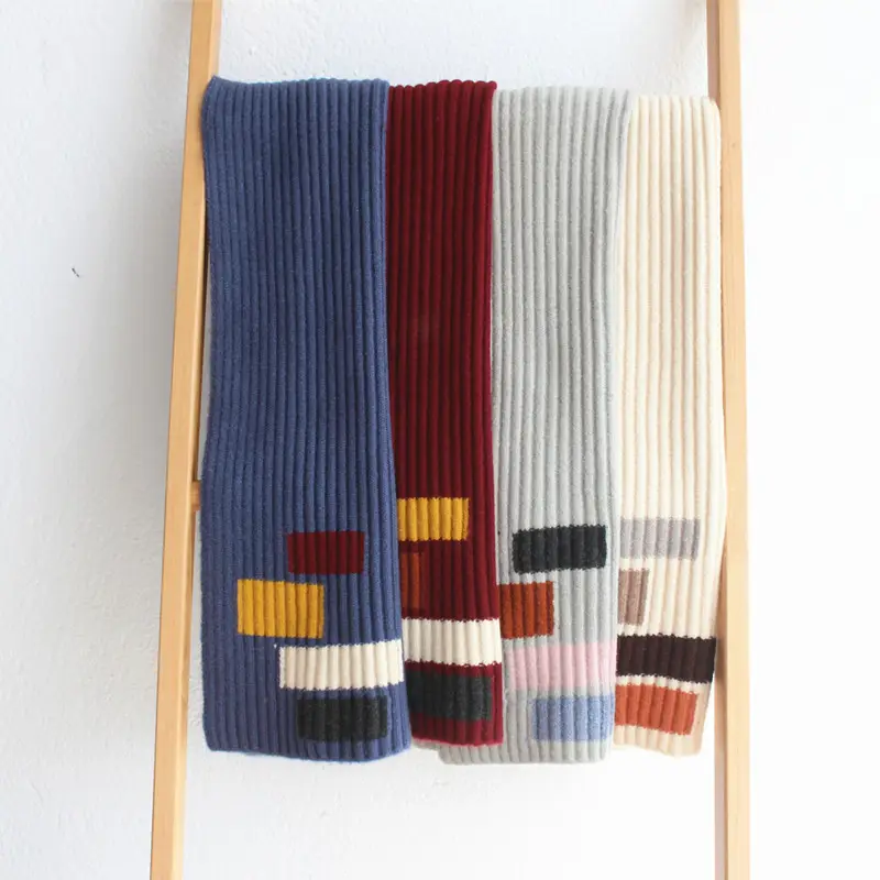 Vente chaude de haute qualité motif géométrique aiguille épaisse couleur unie écharpe tricotée courte écharpe chaude en gros