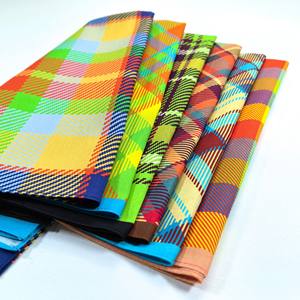 Bufanda de estilo británico vintage de algodón con estampado digital | Pañuelo a cuadros minimalista japonés | Accesorio único de viaje - Product Image 4