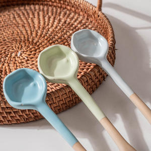 Cuchara de café de cerámica con mango largo, redonda, de color sólido, hecha a mano, de terracota, para mezclar té y café. - Product Image 1