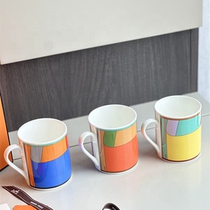 Mug en Porcelaine Fine Motif Cheval Personnalisé 350ml – Tasse à Café Écologique avec Logo et Boîte Cadeau pour Cadeaux d'Affaires - Product Image 3