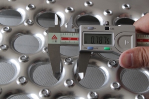 Placa Galvanizada Antideslizante, Lámina Metálica <span class=keywords><strong>de</strong></span> Acero Inoxidable <span class=keywords><strong>para</strong></span> <span class=keywords><strong>Escalones</strong></span> - Product Image 2