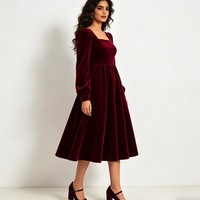 Robes de Soirée Formelles Midi pour Femmes, en Velours Bordeaux, Col Carré, Manches Longues Bouffantes, Taille Empire, Coupe Trapèze, Modestes, Vente en Gros