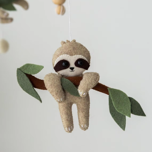 Nouveau <span class=keywords><strong>mobile</strong></span> de chambre d'enfant en feutre, motif paresseux de safari, animaux verts de la forêt, jouets en peluche pour décoration de chambre de bébé, cadeau de naissance - Product Image 3