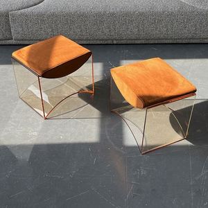 Taburete Bajo Moderno y Sencillo de Acrílico con Diseño Creativo para Sala de Estar, Dormitorio, Hogar, para Vestirse y Cambiar Zapatos - Product Image 5