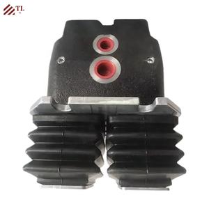 Válvula piloto de Pedal de válvula de pie YN30V00106F2 YN30V00105F2 para piezas de repuesto de excavadora Kobelco, piezas de maquinaria de construcción de SK200-8 - Product Image 3