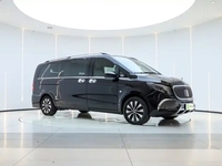 Mercedes-Benz Vito 2024 avec système hybride léger 48 volts, propulsion arrière, moteur 4 litres, intérieur propre, essence, gaz naturel