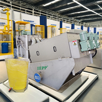 Presse à filtre pour la déshydratation des boues solides et liquides des stations d'épuration des eaux usées