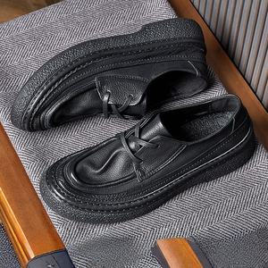 รองเท้าหนังผู้ชายสไตล์อังกฤษแบบเรโทร งานแฮนด์เมด คุณภาพสูง ระบายอากาศได้ดี พื้นนุ่ม สวมใส่สบาย เหมาะสำหรับธุรกิจและลำลอง - Product Image 6