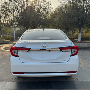 <span class=keywords><strong>Honda</strong></span> <span class=keywords><strong>Civic</strong></span> 1.5T CVT Usata Affidabile con Cambio Automatico, Sedili in Pelle, Telecamera Posteriore, Pneumatici R16, Ottime Condizioni, Guida a Sinistra, Trazione Anteriore - Product Image 4