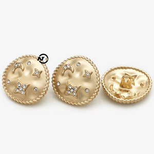 Bottone con gambo dorato di fascia alta con stella lucida decorazione con diamanti a forma di luna rivestita per abito Cardigan maglione - Product Image 1