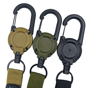 Clip de sac à dos noir élégant à boucle télescopique automatique compacte et facile à utiliser pour porte-clés et applications quotidiennes en extérieur - Product Image 4