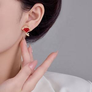 Boucles d'oreilles en cristal en forme de feuille de ginkgo, nouvelle collection automne-hiver, luxe léger, polyvalentes, rouge et blanc, accessoires de mode haut de gamme, cadeau tendance - Product Image 4