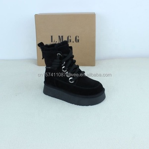 Bottes d'hiver de luxe pour femmes en peau de mouton avec doublure en cuir véritable, talon plat, confortables et douces, idéales pour les vacances - Product Image 3