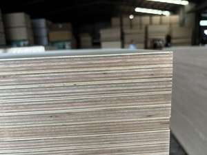 ДСП RUIHE 18 мм, белый дуб, глянцевая поверхность, текстура натурального дерева, сердцевина из тополя, березы, эвкалипта, класс E1, влагостойкая, для гостиной - Product Image 3