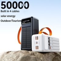 Batterie externe solaire 50000 mAh à charge rapide avec 4 câbles intégrés, sorties multiples, affichage numérique, portable pour voyages en extérieur