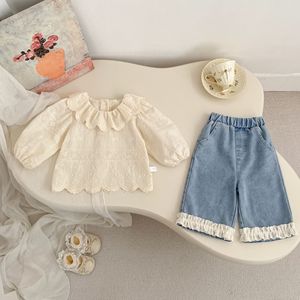 Nouvel ensemble deux pièces doux pour bébé fille, collection Printemps 2026 : T-shirt à manches longues avec col en dentelle et <span class=keywords><strong>jean</strong></span> - Product Image 2